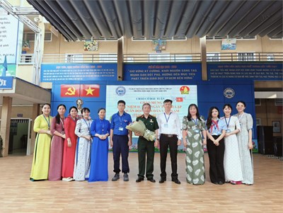 🌻🌻🌻SINH HOẠT DƯỚI CỜ TUẦN 17 - CHƯƠNG TRÌNH CHÀO MỪNG KỶ NIỆM 81 NĂM NGÀY THÀNH LẬP QUÂN ĐỘI NHÂN DÂN VIỆT NAM (22/12/1944 - 22/12/2025)🌻🌻🌻 🌻 Sáng ngày 22 tháng 12 năm 2025, Trường Tiểu học Nguyễn Khuyến đã tổ chức buổi Sinh hoạt dưới cờ Tuần 17 trong không khí trang nghiêm và đầy tự hào để cùng ôn lại truyền thống lịch sử yêu nước của dân tộc.